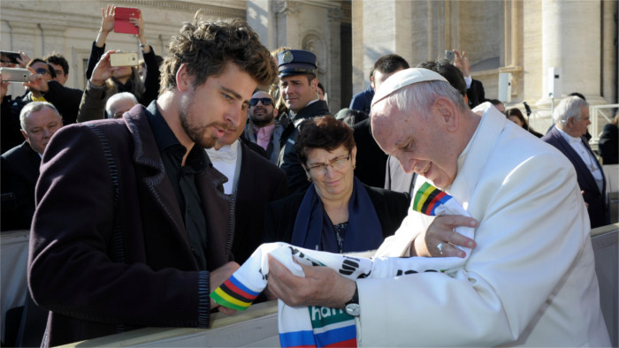 Peter Sagan sa stretol s pápežom  