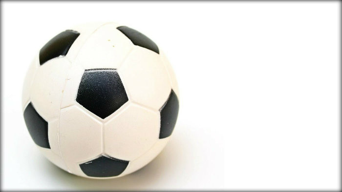 Prečo je futbalová lopta čierno-biela?