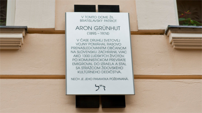 Kiska condecoró a Aron Grünhut 