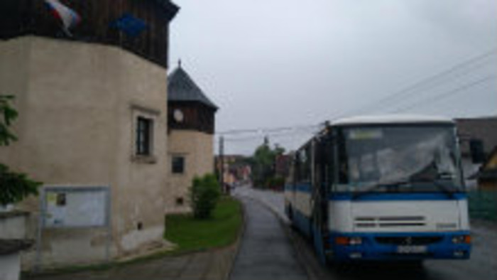 Školský autobus v Medzanoch 