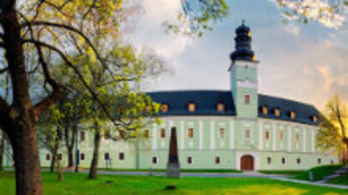 Dominanty: Dubnický kaštieľ