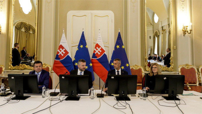 Zasadanie vlády s bohatým programom 