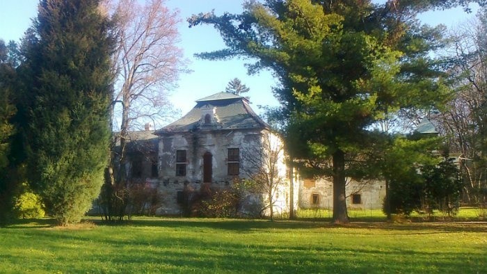 Anglická záhrada, sieť rybníkov a vodné serpentíny lákajú do Turčianskej Štiavničky