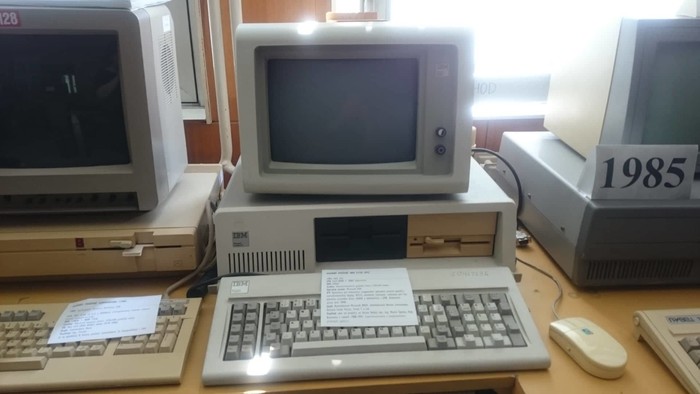 38752172_596277080788441_1421167256196349952_n.jpg