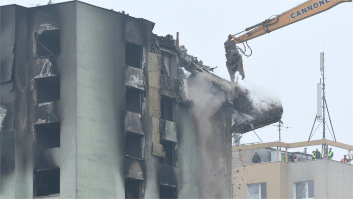Demolition of apartment building in Prešov starts