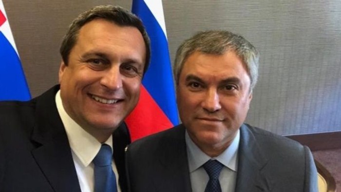 Danko az oroszokkal szelfizik, a Híd viszont bírálja Moszkvát