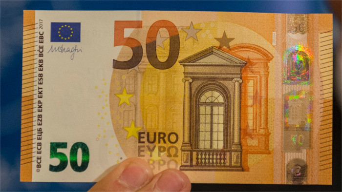 Comienza a circular en Eslovaquia el nuevo billete de 50 euros