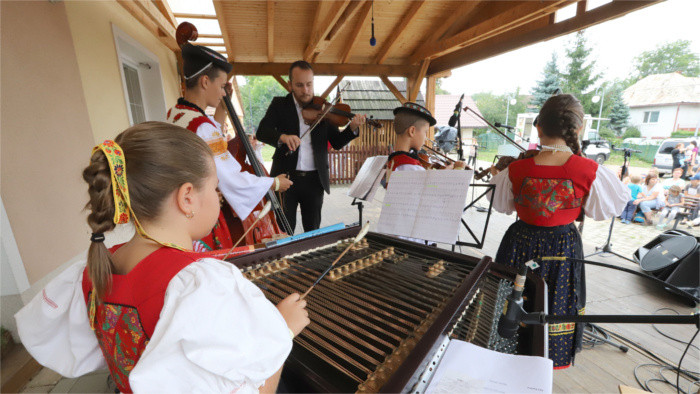 Фольклорный праздник в Очовой
