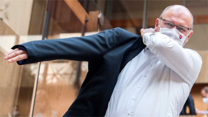 Le ministre de l‘économie appelle à l’assouplissement plus rapide des mesures