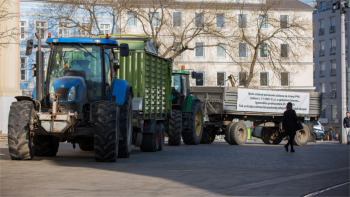 Slovak farmers to support protesting European farmers and food producers