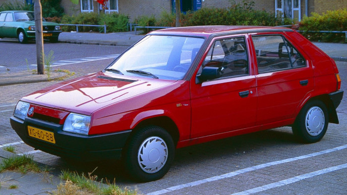 784 - Naša červená favoritka