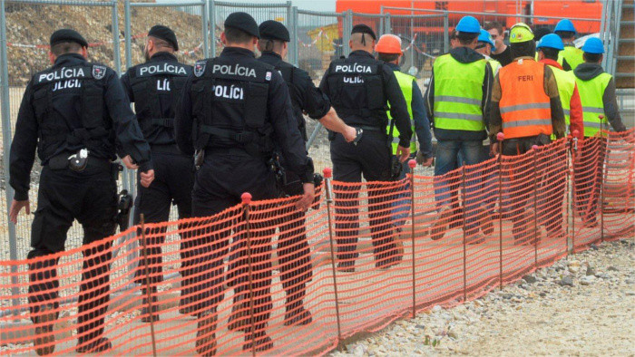 Los agentes sociales dan el visto bueno a moción de Ley sobre trabajo ilegal 