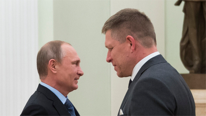 El premier eslovaco sostiene charla telefónica con el presidente ruso 