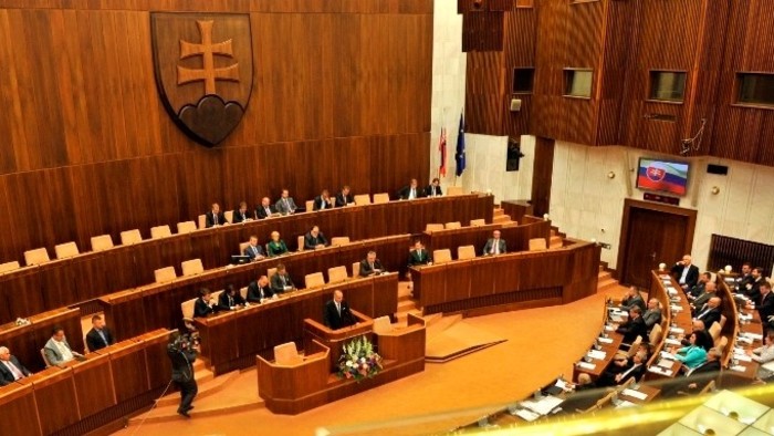 Dől a lé...