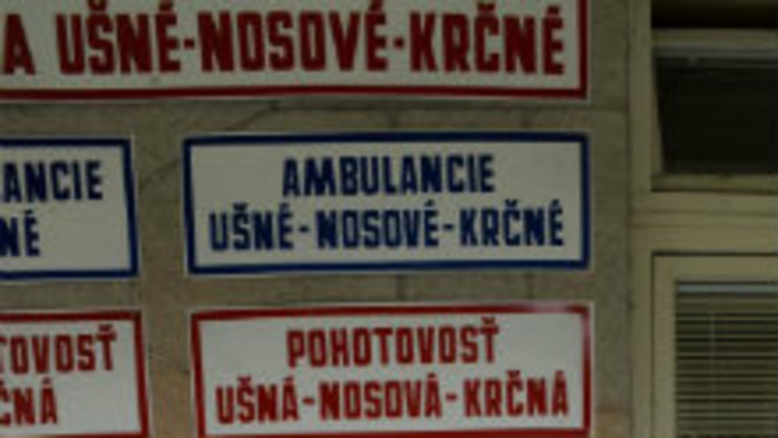 Čakanie pred trnavskou poliklinikou