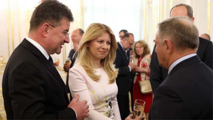 Зузана Чапутова приняла глав дипмиссий
