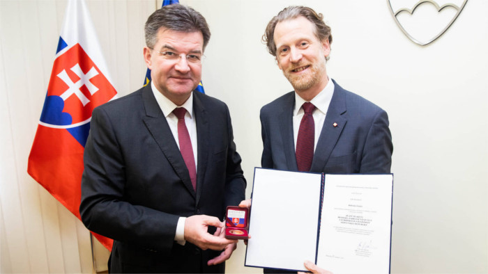 Lajčak otorga condecoración a embajador de Austria en Eslovaquia