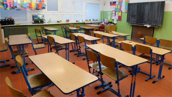 Parte de los maestros del país se declaran en huelga indefinida