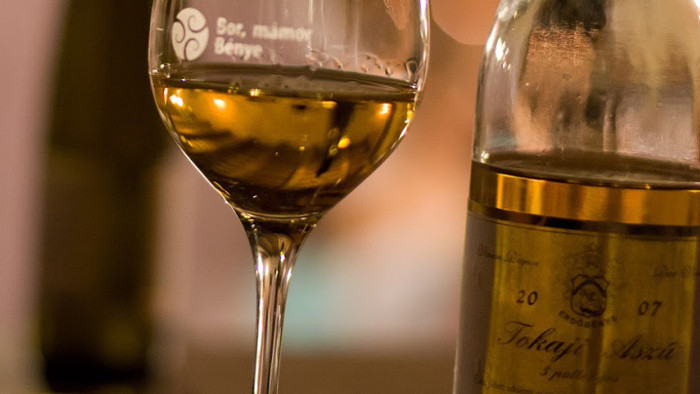 “Maridaje del Habano cubano y el vino eslovaco Tokaj”