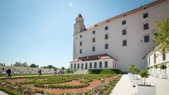 El Castillo de Bratislava se iluminará con motivo de nuestra Presidencia del Consejo de la UE