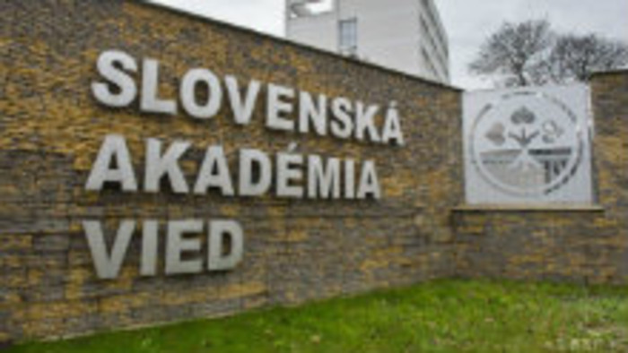 Ústav polymérov patrí k vedeckej špičke