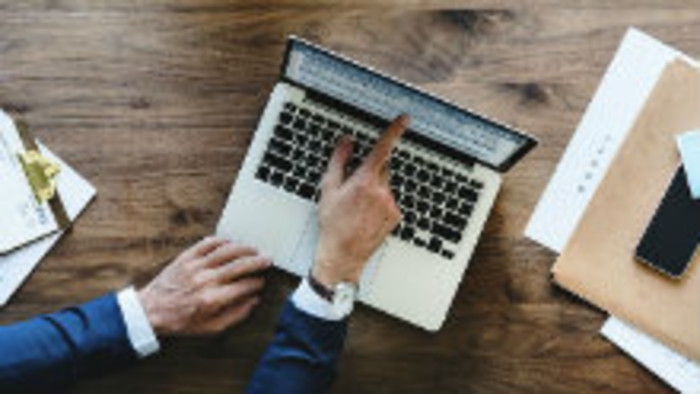 Prevalcujú internetové platformy cestovné kancelárie?