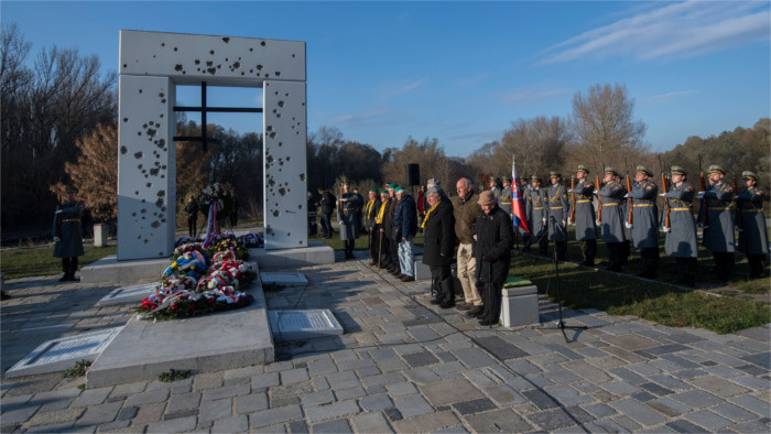 Торжества по случаю Дня борьбы за свободу и демократию