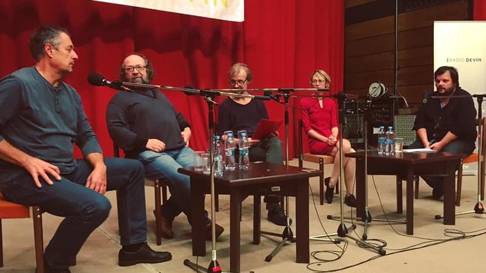 Anasoft litera uvádza: Diskusia o Anasoft litera a Magnesia Litera
