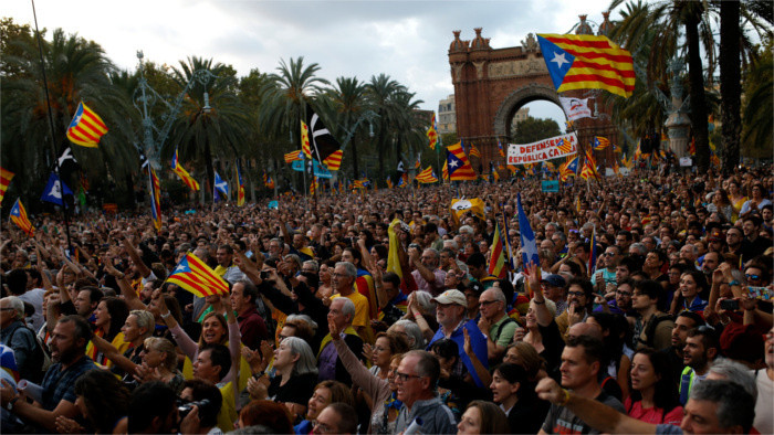 La Diplomacia eslovaca respeta la constitución de España