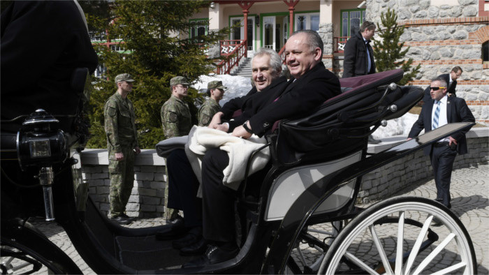 Los presidentes de Chequia y Eslovaquia debatieron sobre la creación de la Casa Checa en Bratislava