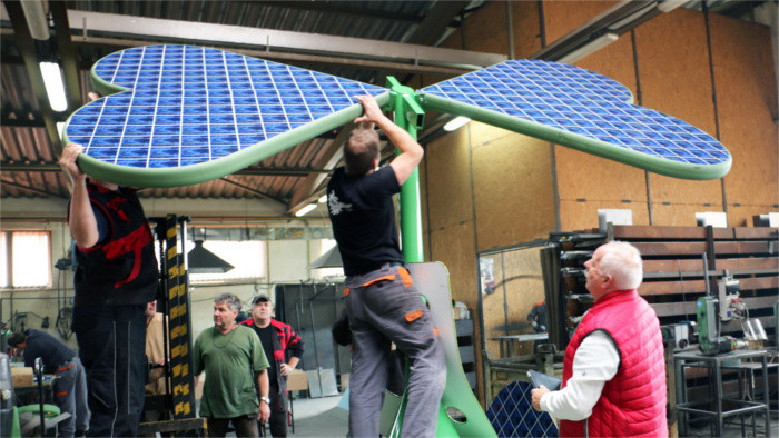 Inventor Bartko presenta su “trébol de cuatro hojas energético”  