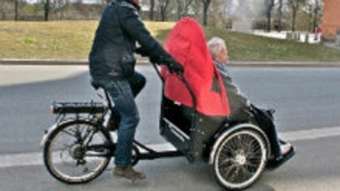 Vozenie seniorov na rikšiach