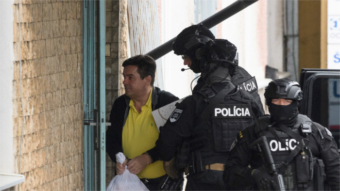 Políticos eslovacos reaccionan ante información sobre mensajes entre Marian K. y Alena Zs.