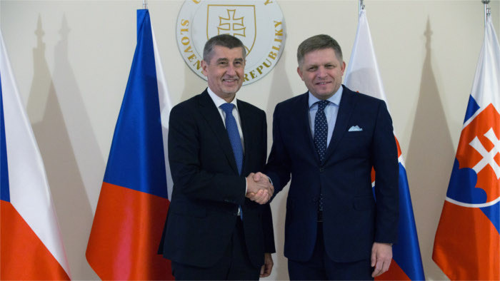 Babiš llega a Eslovaquia en su primera visita oficial