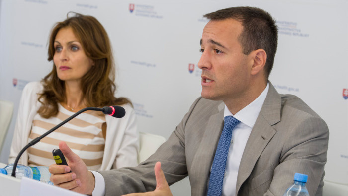 El designado primer ministro entrega al jefe de Estado su nueva propuesta de equipo de gobierno