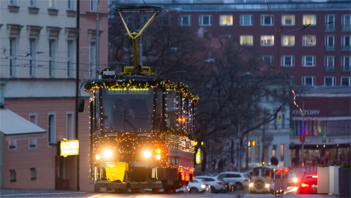 Weihnachsstraßenbahn in Bratislava noch bis 30. Dezember