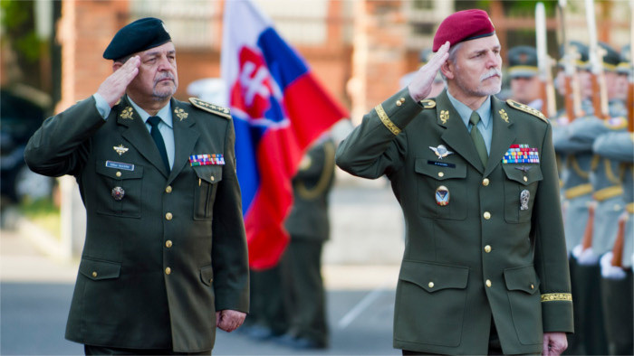 El ministro de Defensa Peter Gajdoš visitó a la Unidad de Integración de las Fuerzas de la OTAN