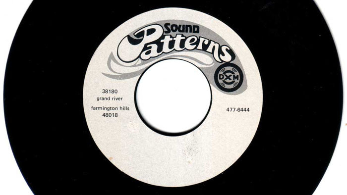 Bicie! Trúbky! ...a viac!: Vinyl v hlavnej úlohe