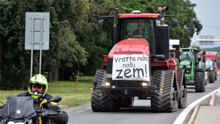 Landwirte in Protestkonvoi unterwegs nach Bratislava