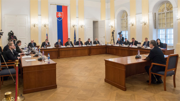 Verfassungsrichter-Kandidaten im Parlament angehört  