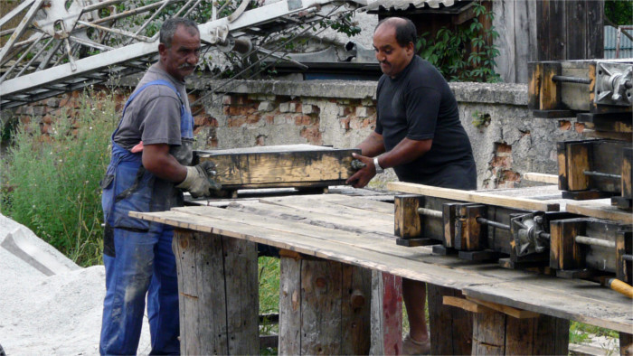 Labour Ministry recovers plans for social enterprises  