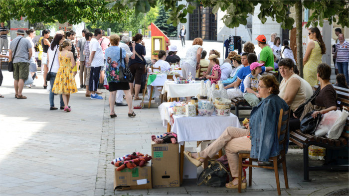 A third of Slovaks considering job change 