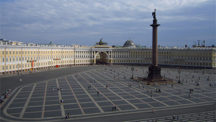 Premier Pellegrini trifft Putin in St. Petersburg  