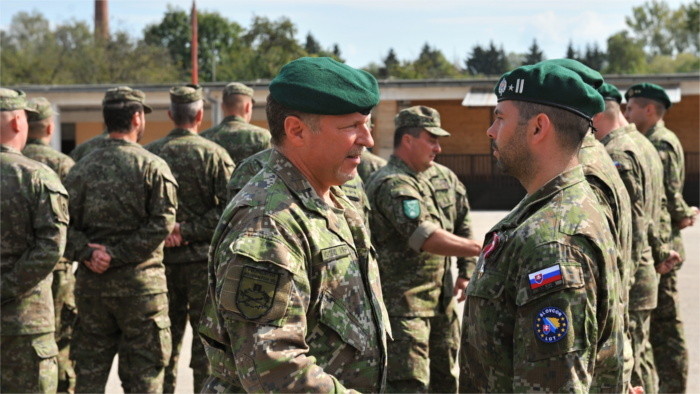 Ministro de Defensa visitó a los soldados eslovacos en Bosnia y Herzegovina