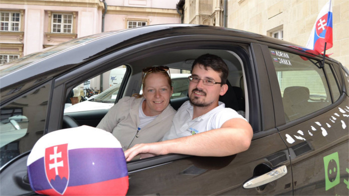 Slovak team completes WAVE electric car rally