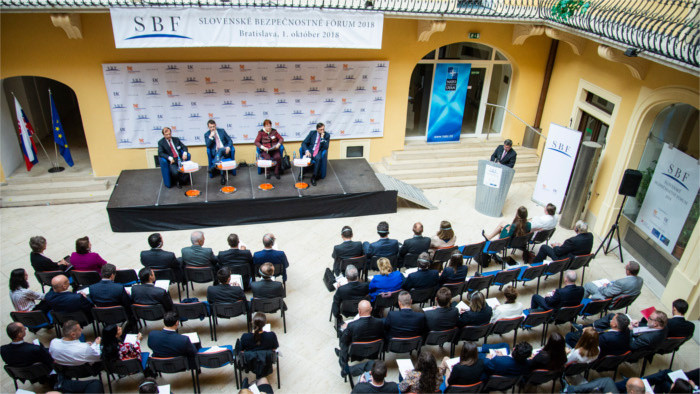 Secretario de Estado de Asuntos Exteriores inauguró Foro Eslovaco de Seguridad 2019