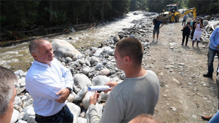 Präsident besucht Tatra nach Überschwemmungen  