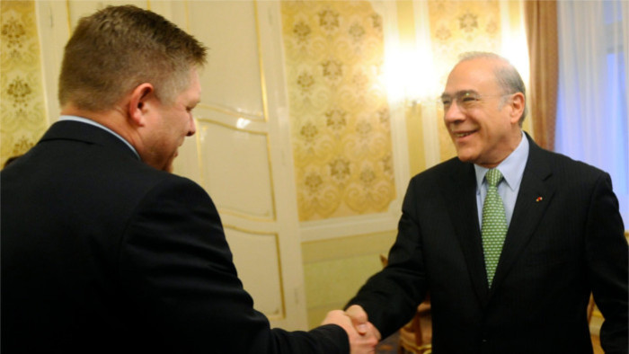 Fico signs memorandum against corruption in Paris