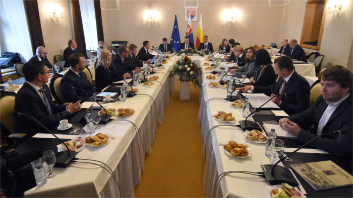 Sitzung der Regierung in Hanušovce nad Topľou