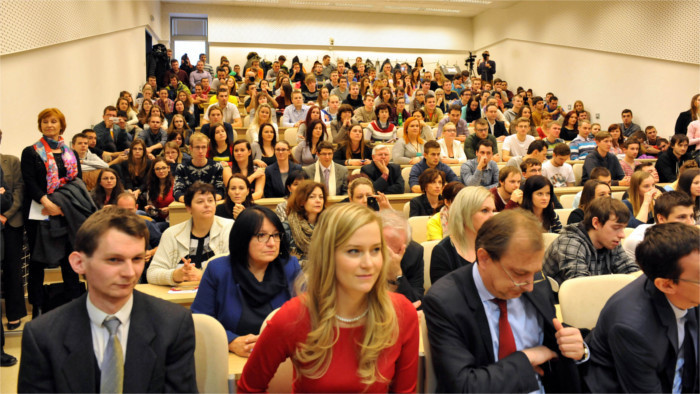Prospects for university graduates have worsened 